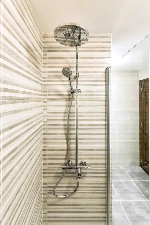 Apartment Elite Palace أذيخي